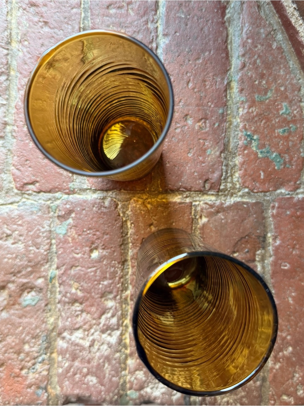 Vintage 70s artisan hand blown amber glass tumblers set of 2 - Picture 2 of 3